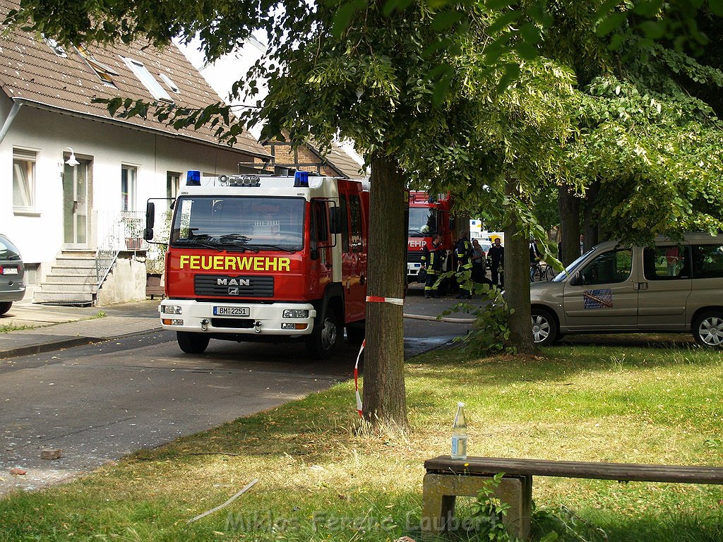 Detonation im Haus Erftstadt Dirmertsheim Brueckenstr P501.JPG